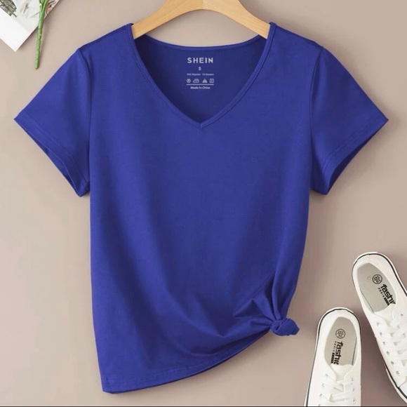 Solid V neck tee. - Picture 1 of 1